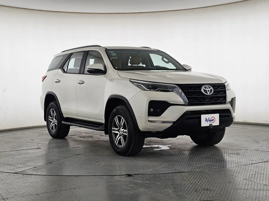 2022 تويوتا Fortuner VX1 