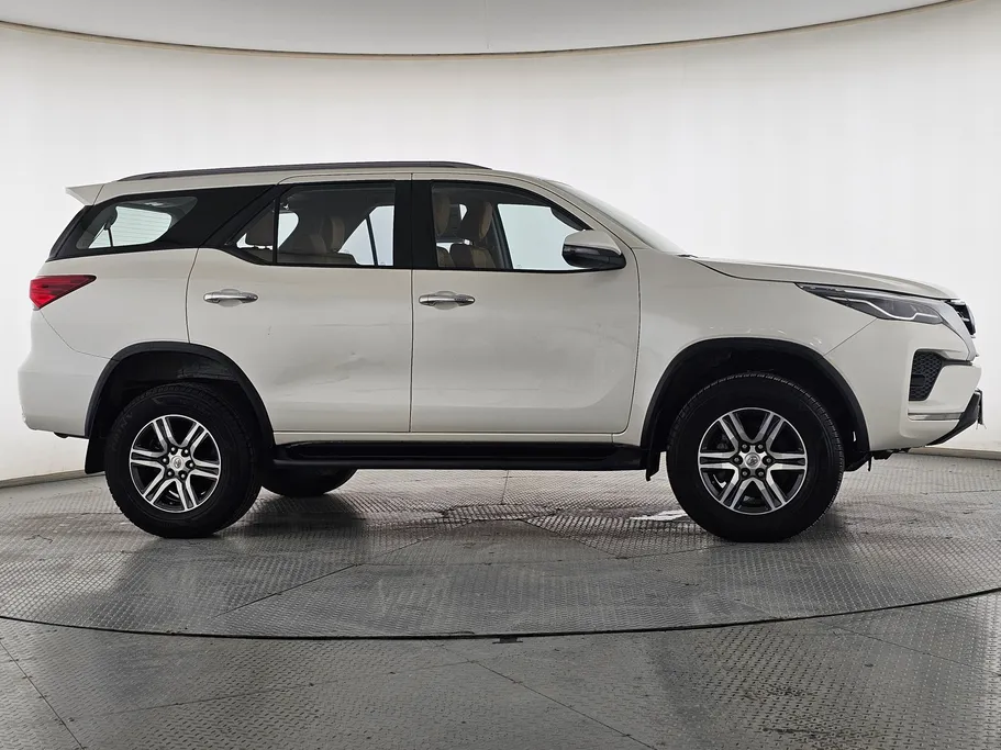 2022 تويوتا Fortuner VX1 