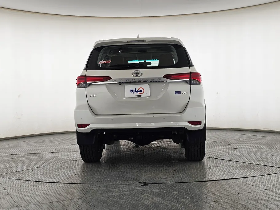 2022 تويوتا Fortuner VX1 