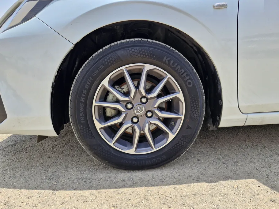 2023 Toyota Yaris  Y 