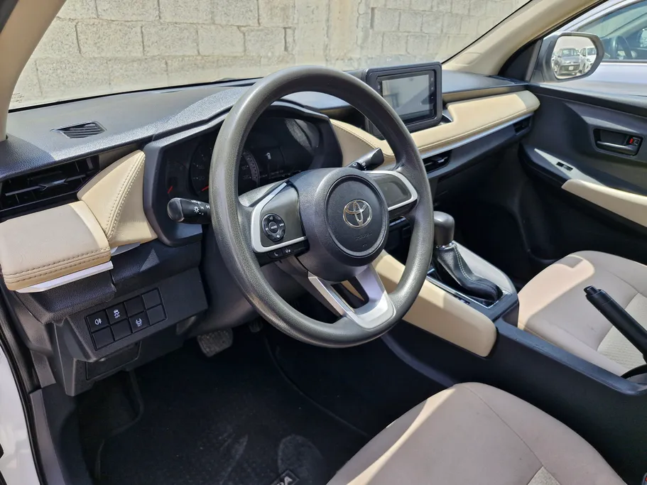 2023 Toyota Yaris  Y 