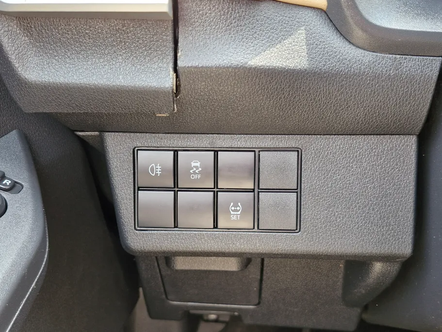 2023 Toyota Yaris  Y 