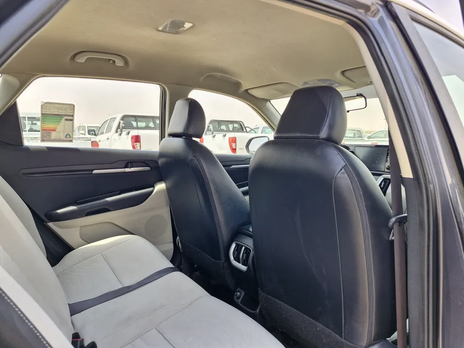 2023 Kia SONET GL 