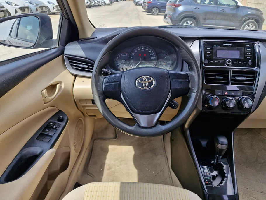 2021 Toyota Yaris  Y 