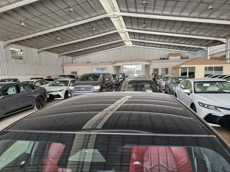 بي ام دبليو الفئة الخامسة 520i 2024 