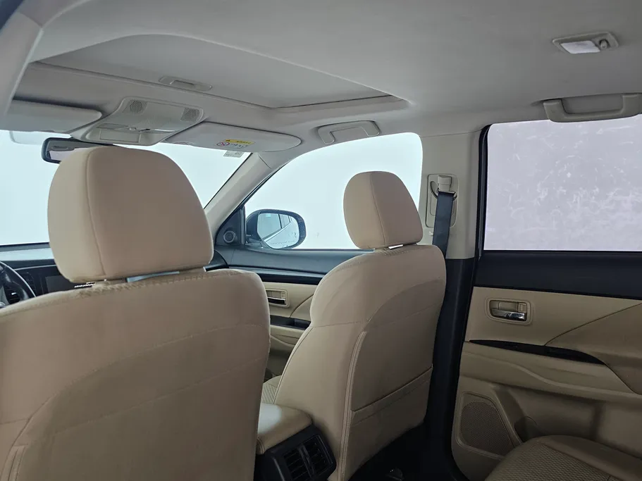 ميتسوبيشي اوتلاندر GLX 2020 