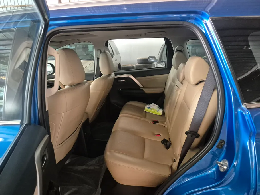 2023 Mitsubishi Montero Sport GLS-Premium 