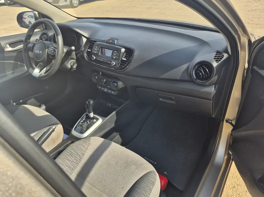 2024 Kia Pegas GL 