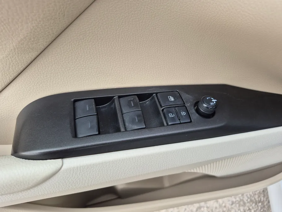 2023 تويوتا Camry  LE HEV 