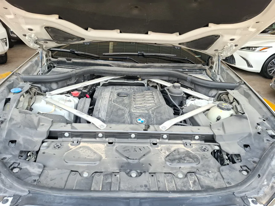 2023 BMW X Series 6 xDrive 40i 
