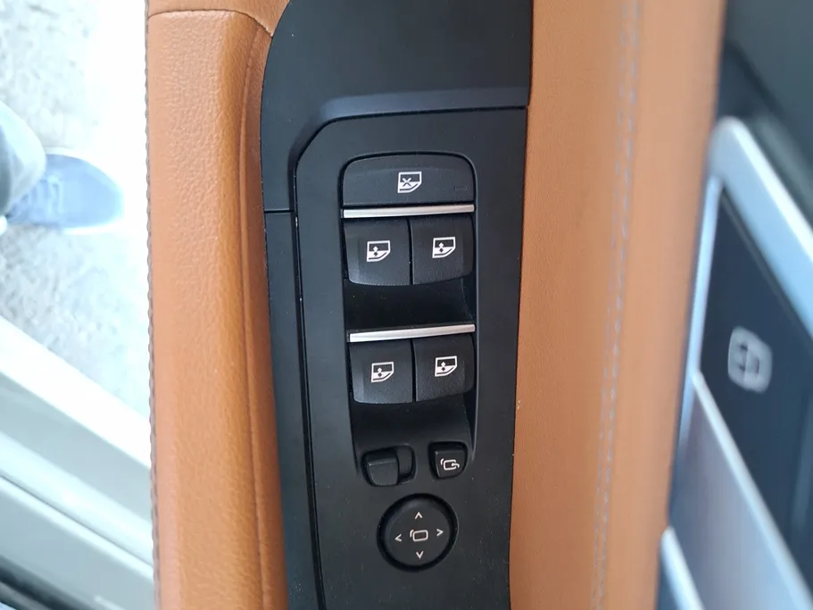 2023 BMW X Series 6 xDrive 40i 