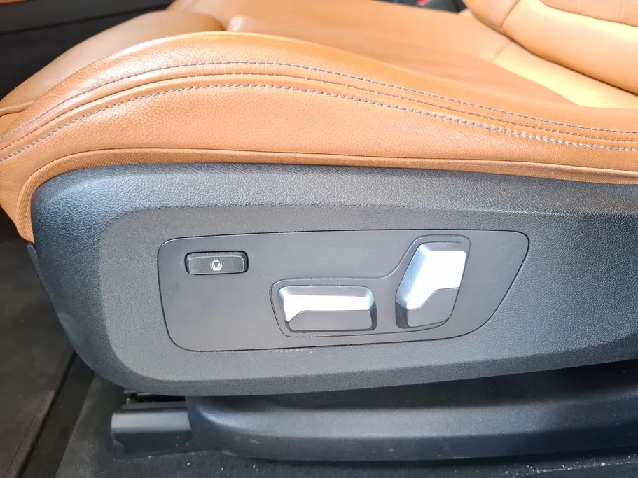 2023 BMW X Series 6 xDrive 40i 