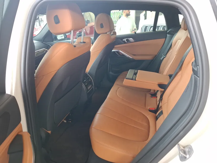 2023 BMW X Series 6 xDrive 40i 
