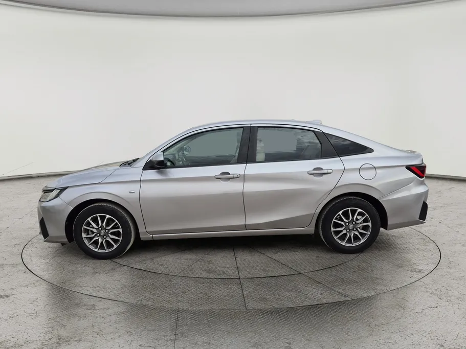 2023 Toyota Yaris  Y 