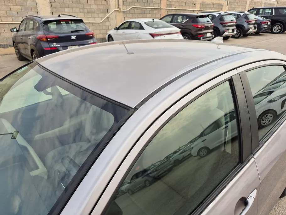 2023 Toyota Yaris  Y 