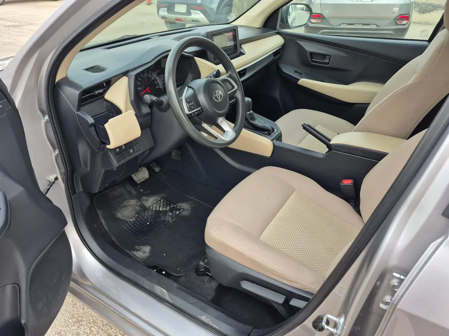 2023 Toyota Yaris  Y 