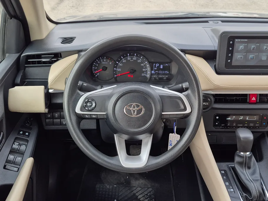 2023 Toyota Yaris  Y 
