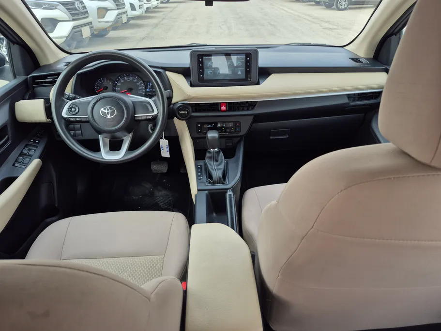 2023 Toyota Yaris  Y 