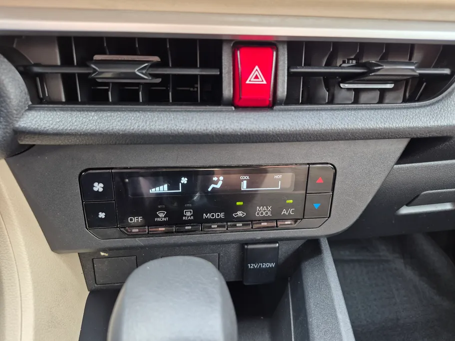 2023 Toyota Yaris  Y 
