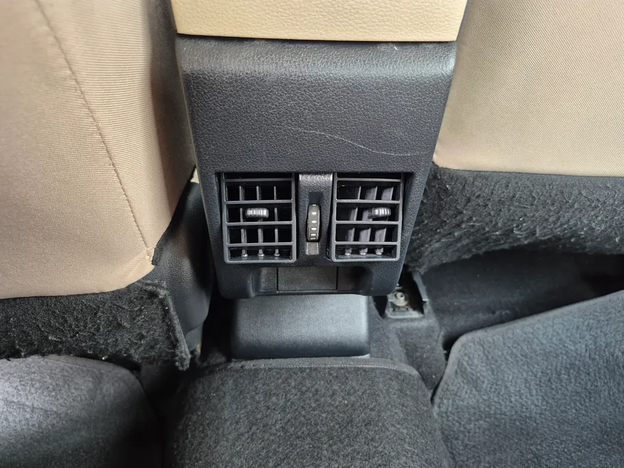 2023 Toyota Yaris  Y 