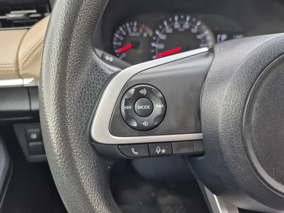 2023 Toyota Yaris  Y 