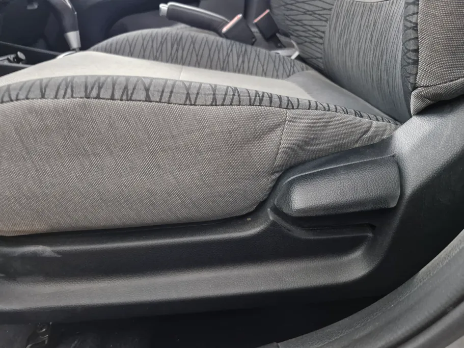 2025 Kia Pegas GL 
