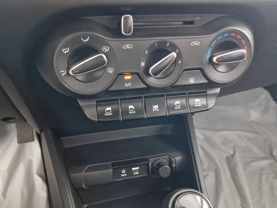 2025 Kia Pegas GL 