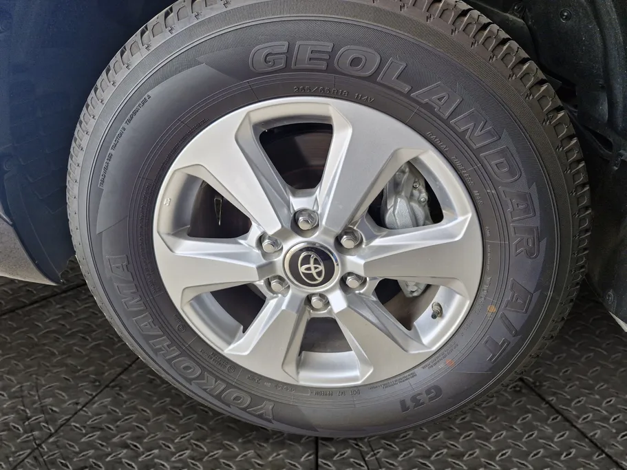2025 Toyota Land Cruiser GXR 