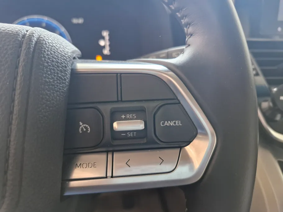 2025 Toyota Land Cruiser GXR 