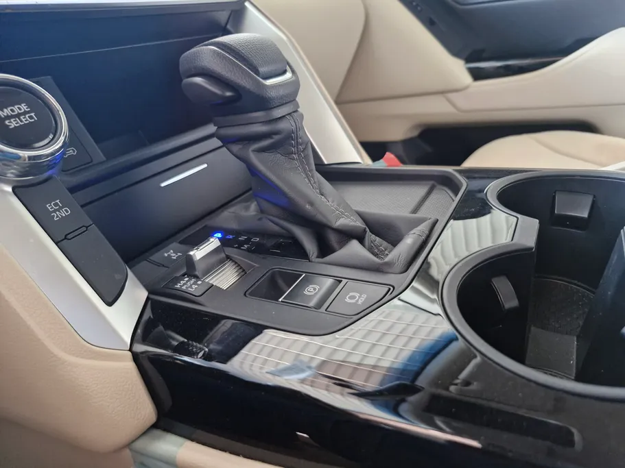 2025 Toyota Land Cruiser GXR 