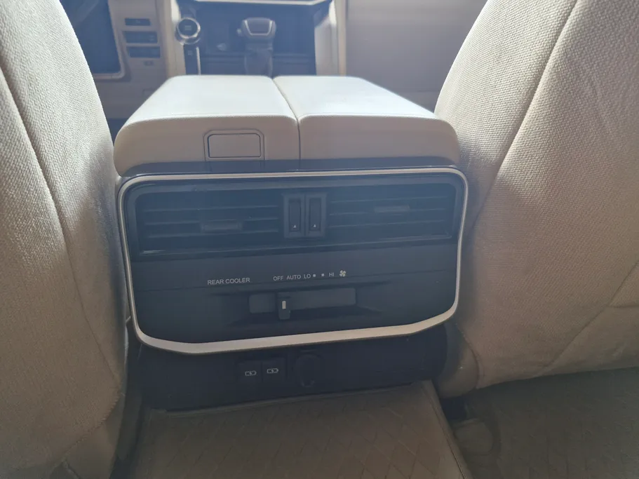 2025 Toyota Land Cruiser GXR 