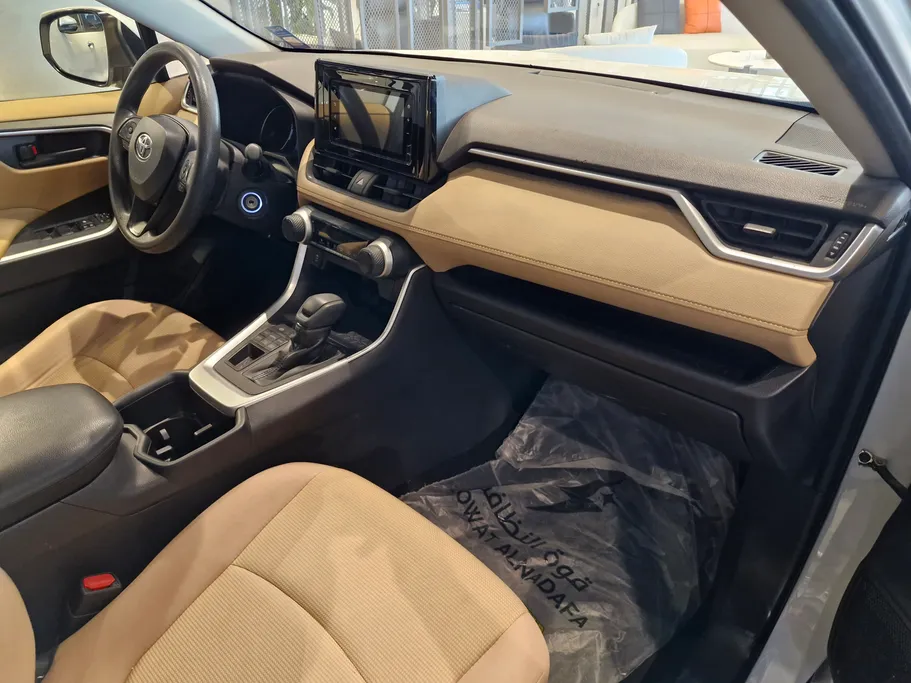2022 Toyota RAV4 LE 