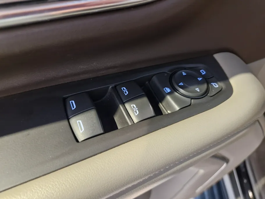 2024 GMC Yukon SLE 