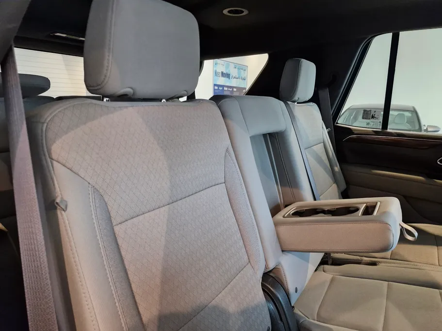 2024 GMC Yukon SLE 
