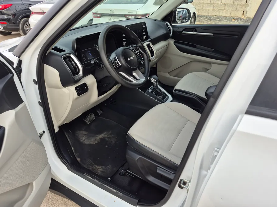 2023 Kia SONET GL 