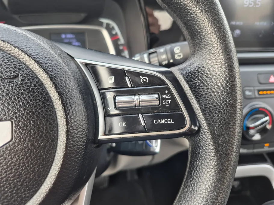 2023 Kia SONET GL 