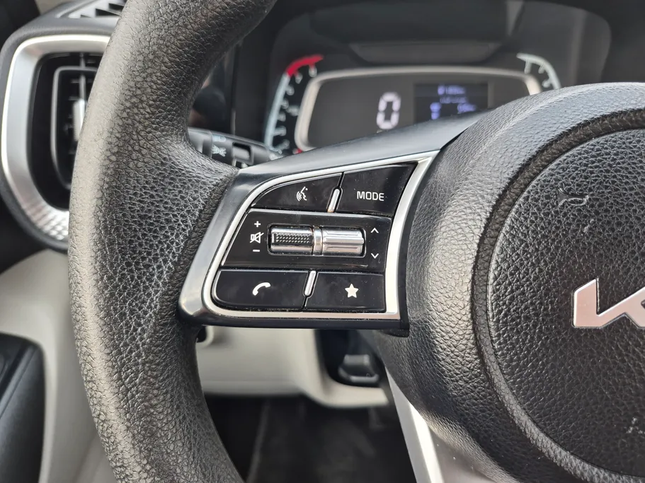 2023 Kia SONET GL 