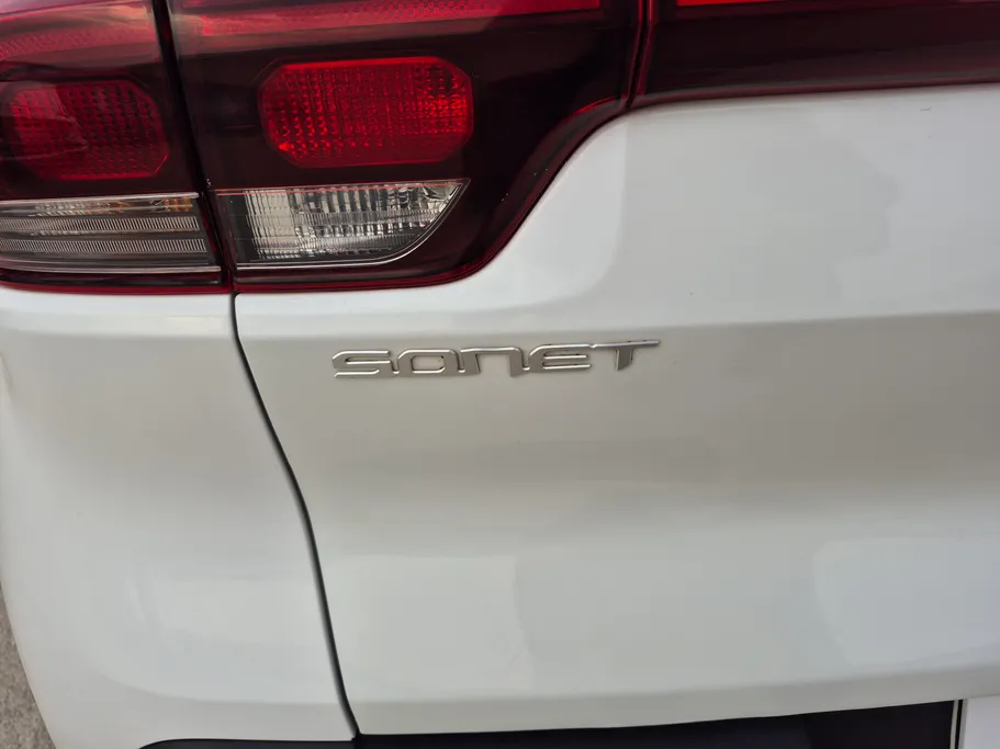 2023 Kia SONET GL 