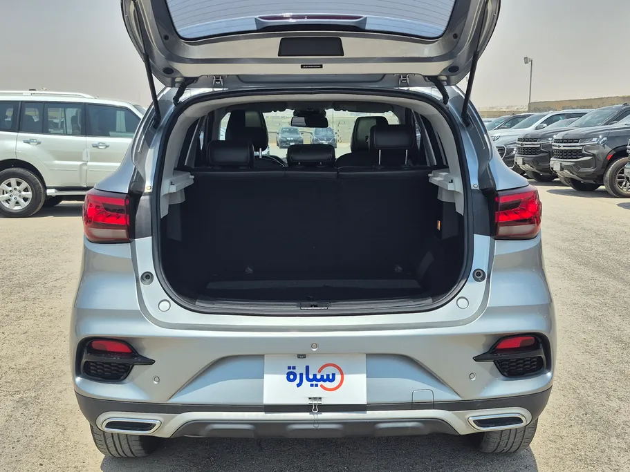 2023 MG ZS LUX 