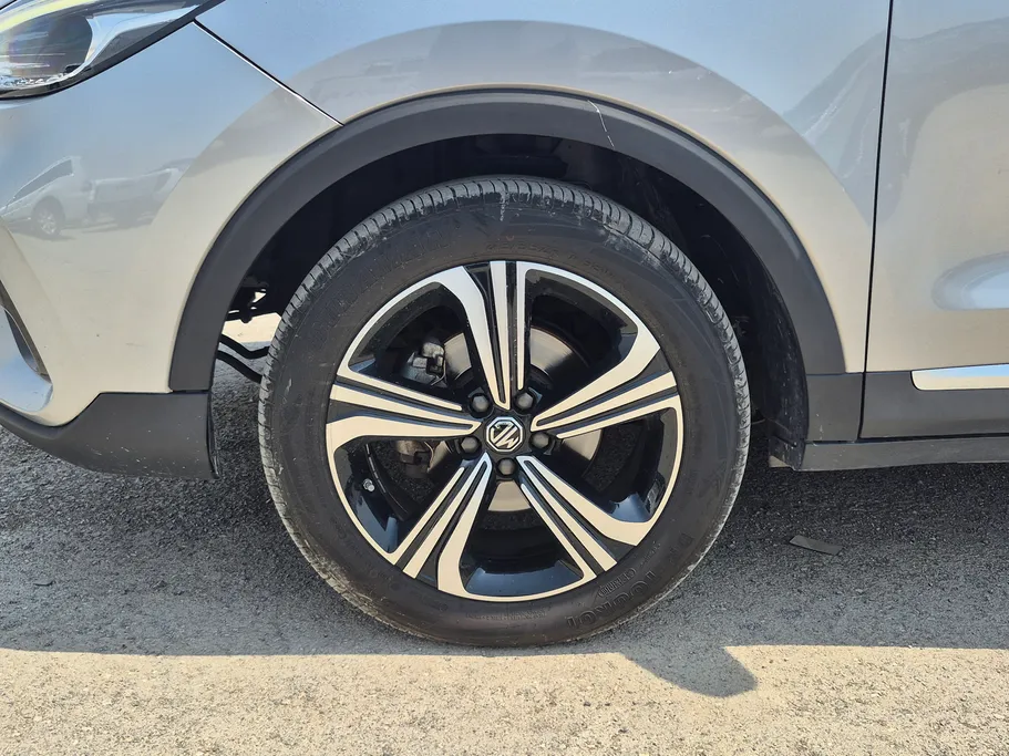 2023 MG ZS LUX 