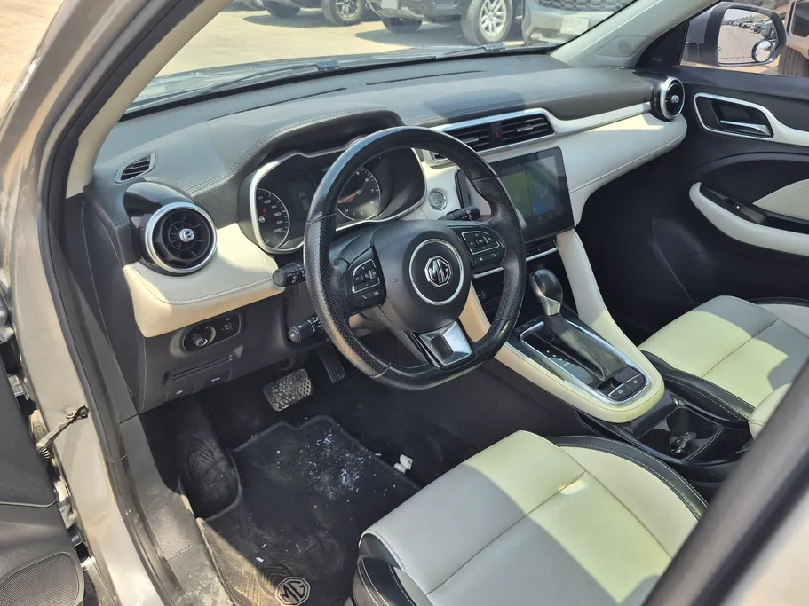 2023 MG ZS LUX 