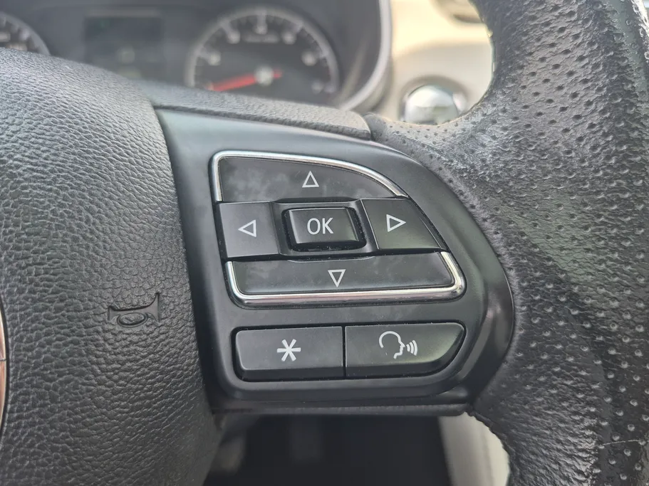 2023 MG ZS LUX 