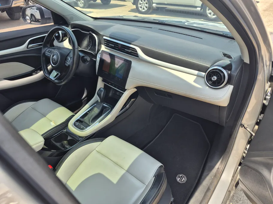 2023 MG ZS LUX 