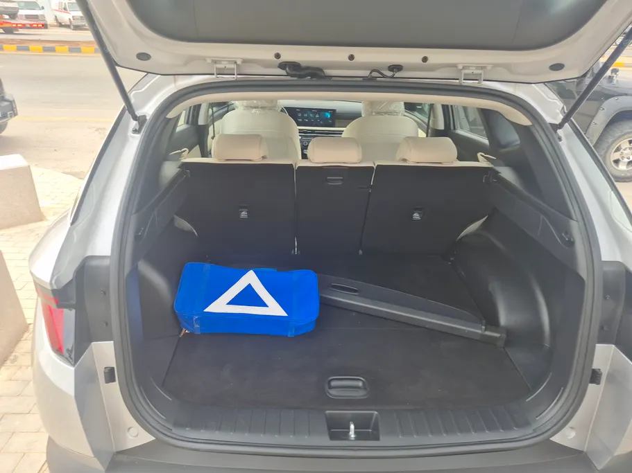 2025 Hyundai Tucson SMART (Two Tone) 