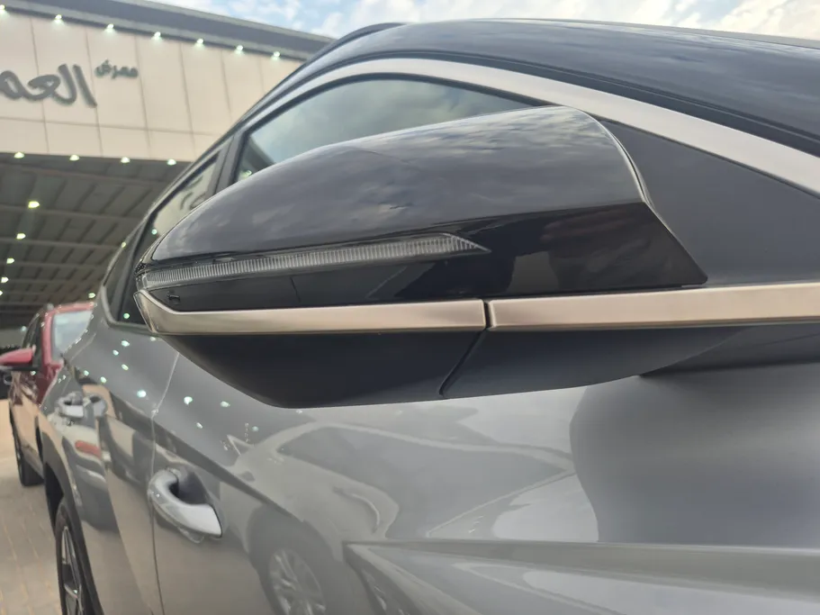 2025 Hyundai Tucson SMART (Two Tone) 