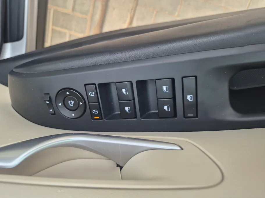 2025 Hyundai Tucson SMART (Two Tone) 