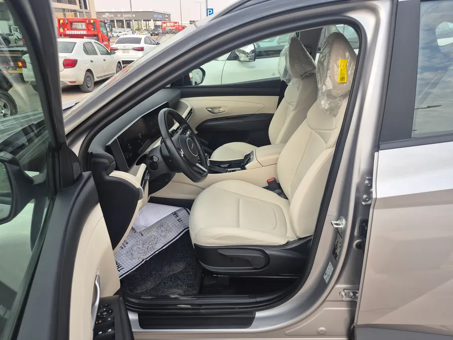 2025 Hyundai Tucson SMART (Two Tone) 