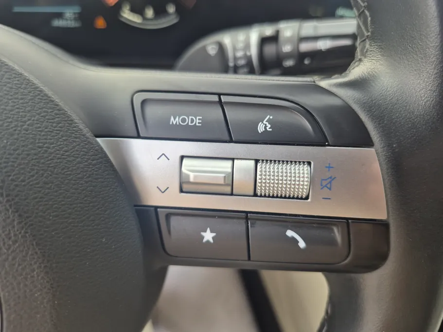 2025 Hyundai Tucson SMART (Two Tone) 