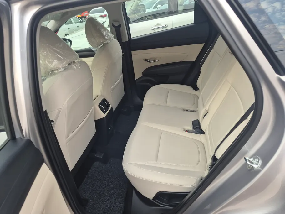 2025 Hyundai Tucson SMART (Two Tone) 