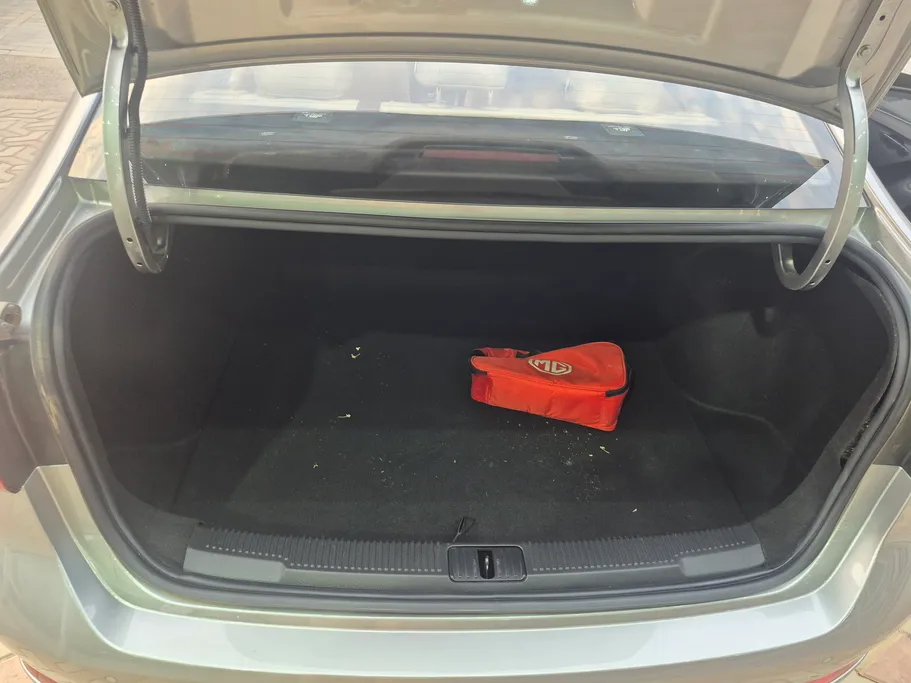 2023 MG 5 LUX 